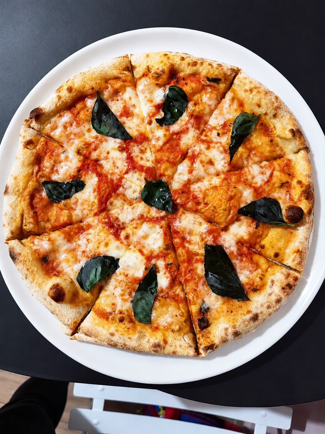 Roman-style pizza margherita